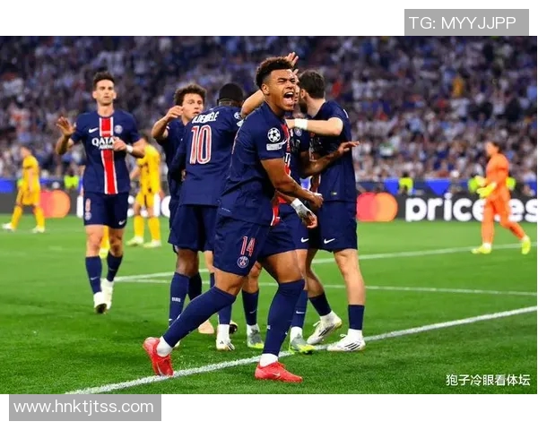 球星亲临足球场展现惊人技术！看他们如何挑战极限，突破自我