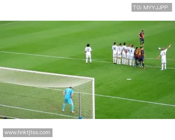 足球场上的传奇十一号球星：他们如何塑造了历史与荣耀